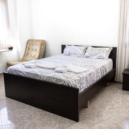 City Center Two Private Bedrooms Near Scanderbeg Square On Shared Apartment Тирана Экстерьер фото
