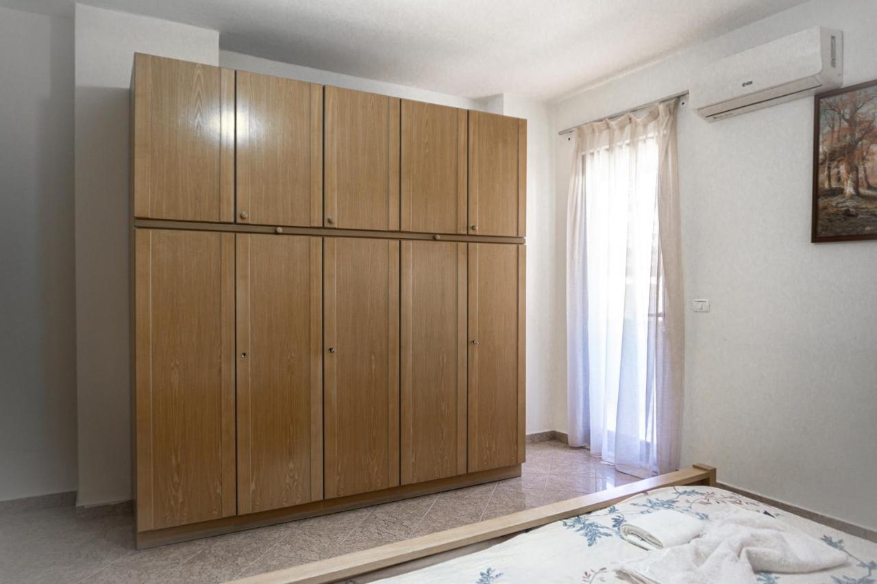 City Center Two Private Bedrooms Near Scanderbeg Square On Shared Apartment Тирана Экстерьер фото