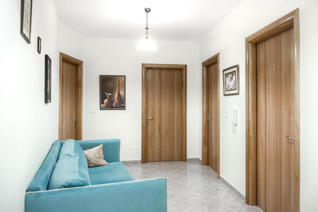 City Center Two Private Bedrooms Near Scanderbeg Square On Shared Apartment Тирана Экстерьер фото