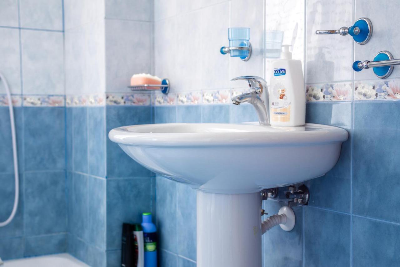 City Center Two Private Bedrooms Near Scanderbeg Square On Shared Apartment Тирана Экстерьер фото