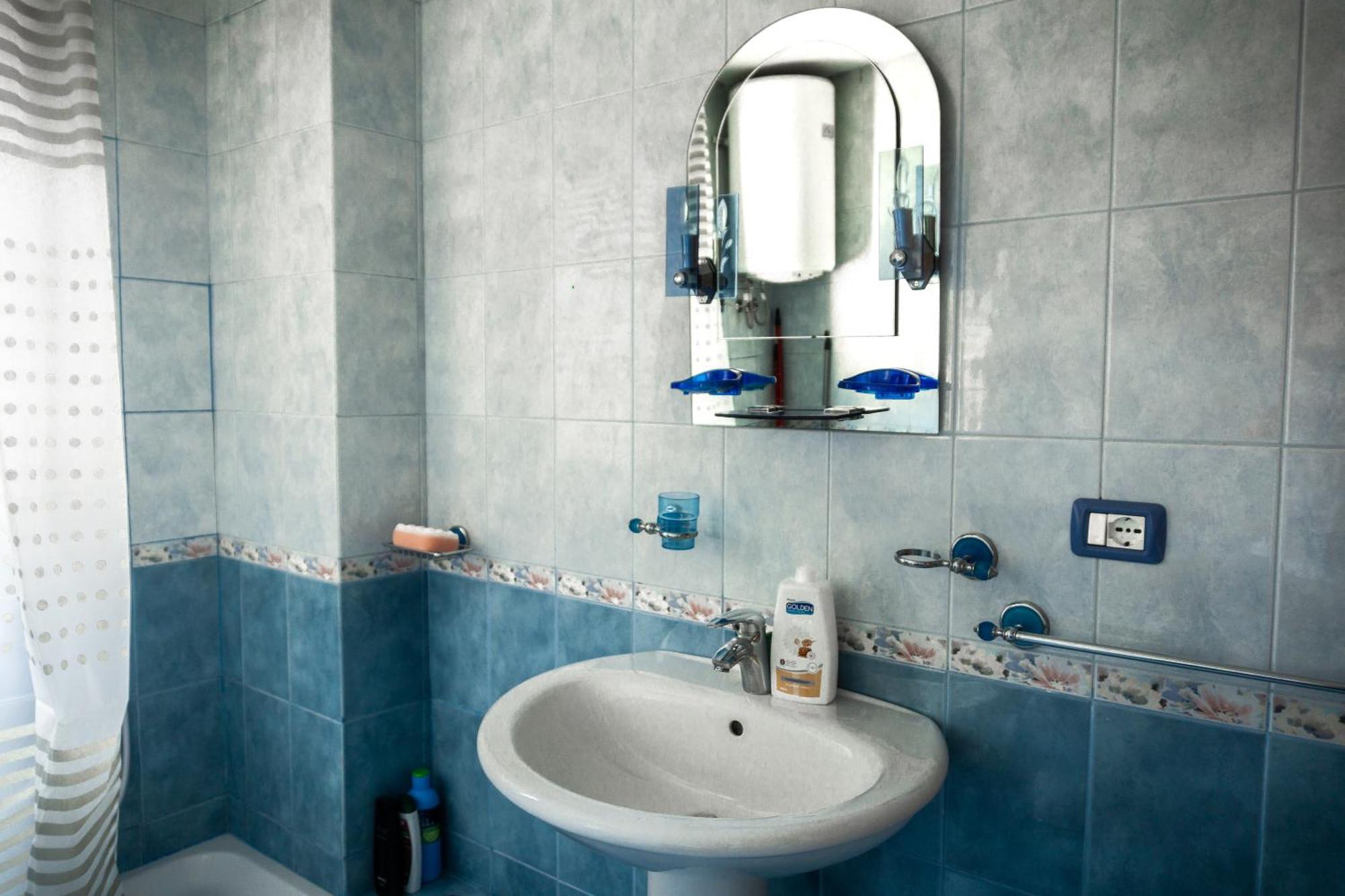 City Center Two Private Bedrooms Near Scanderbeg Square On Shared Apartment Тирана Экстерьер фото